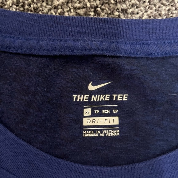 Nike drifit shirt - Picture 2 of 3